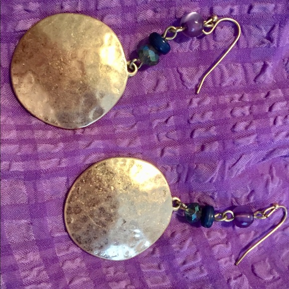 🌹2/$21 Brushed Gold Hammered Disc Bead Earrings - Picture 3 of 8